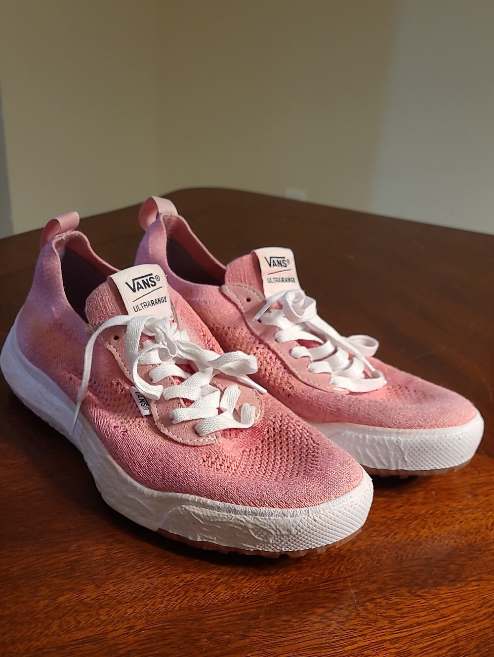 Vans ultraRange VR3 Ecocrush Pink White Knit Low Top Athletic Sneakers Women 9.5